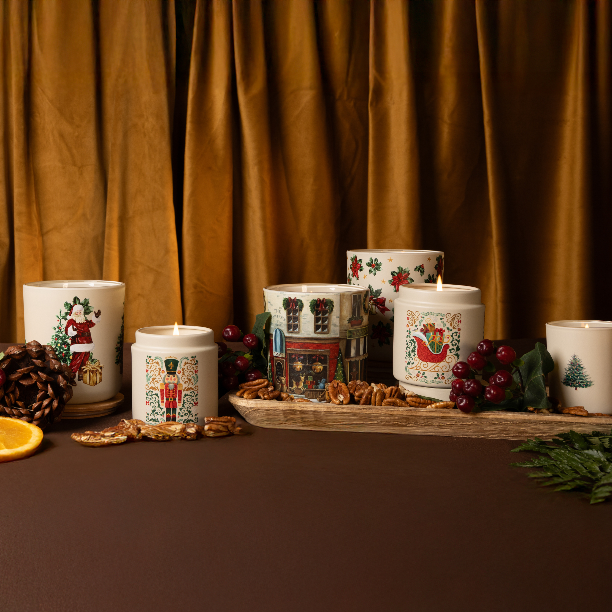 Classic Christmas Travel Candle in Cranberry Cinnamon